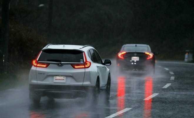 Giữ khoảng cách an toàn