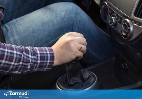 Những thói quen gây hại đến tuổi thọ xe hơi mà tài xế cần bỏ