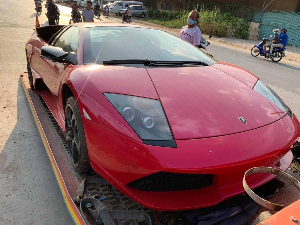 Chiếc siêu xe Lamborghini Murcielago LP640-4 mui cứng