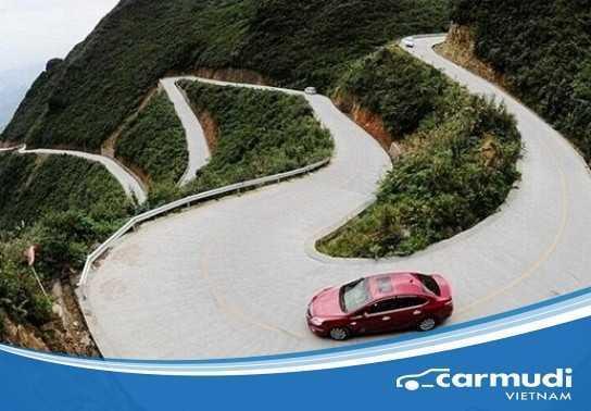 Đi ô tô trên đường đèo núi và những điều cần biết