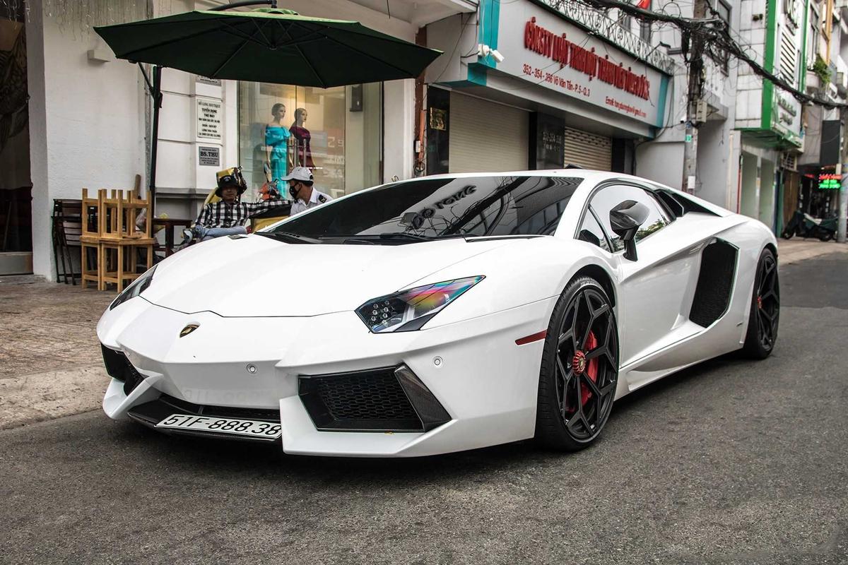 Lamborghini Aventador LP700-4