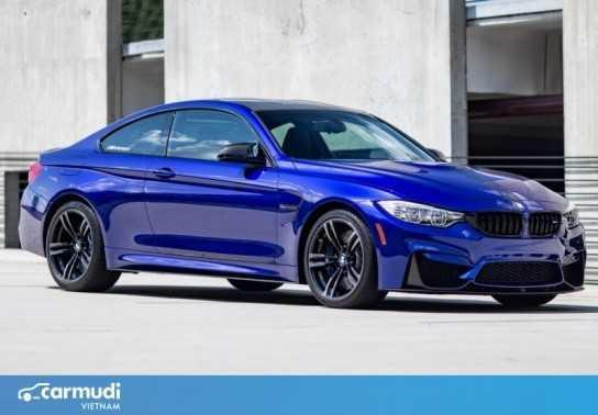 BMW M4 San Marino Blue được trưng bày tại showroom Abu Dhabi