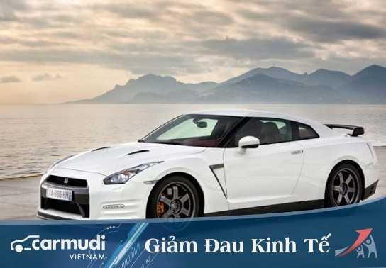 Chuyện thật như đùa: kho bãi hết chỗ, Nissan cho hơn 2.000 xe ô tô “bơi” ra biển