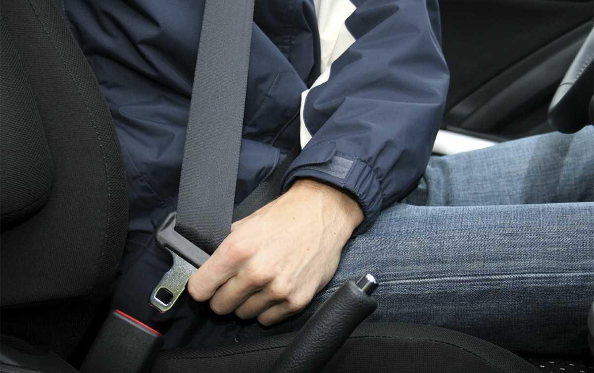Luôn luôn thắt seat belt (dây đai an toàn)