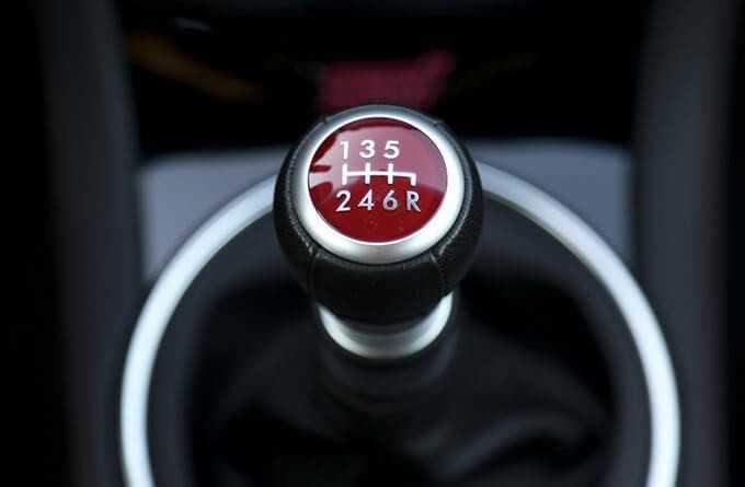 Chuyển số lùi khi xe đang chạy