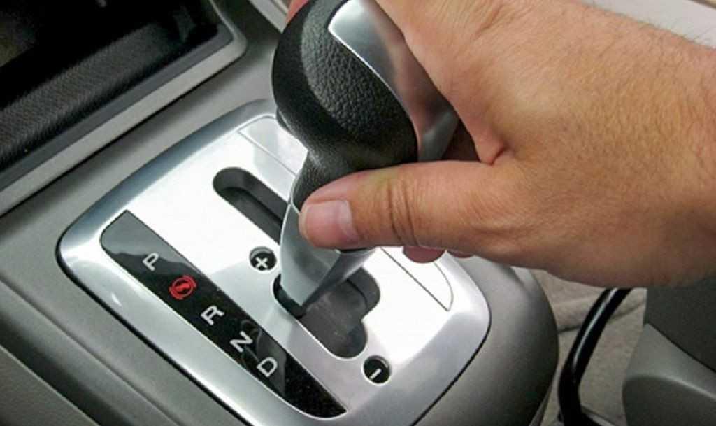 Nguyên nhân không nên chuyển số N khi ô tô đang di chuyển