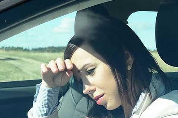 Nếu không cẩn thận thì nắng gắt cũng rất dễ khiến đôi mắt của tài xế bị ảnh hưởng