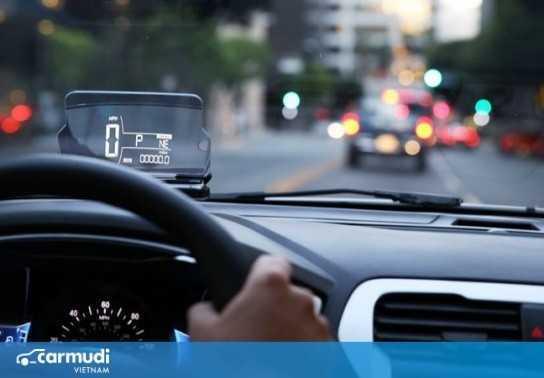 Màn hình HUD: Trợ thủ đắc lực cho người lái ô tô