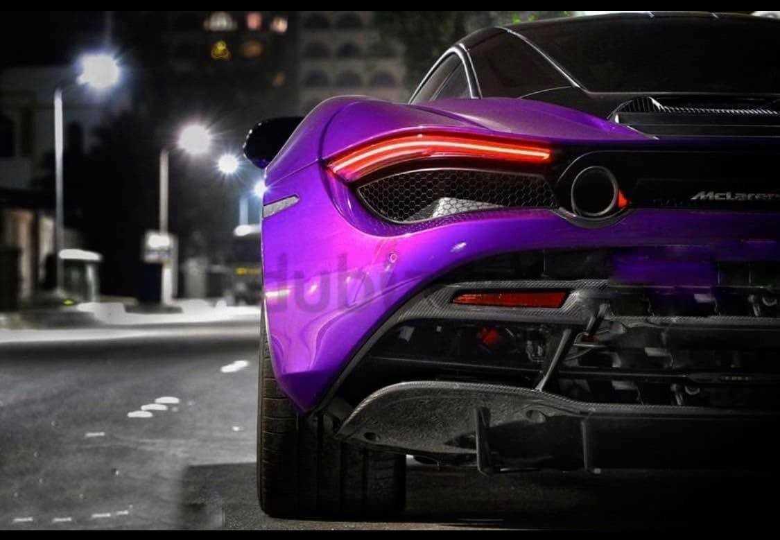 Siêu xe McLaren 720S màu độc lên đường về Việt Nam