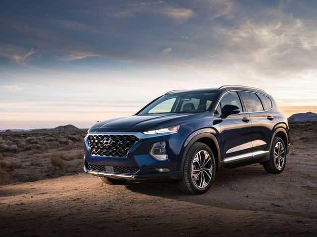 Hyundai Santa Fe bán ra tổng cộng 296 xe trong tháng 4, giảm 274 xe so với cùng kỳ tháng trước