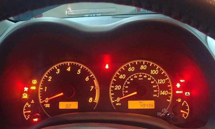 Một nguyên nhân khác có thể xảy ra là do đèn phanh bị hư.