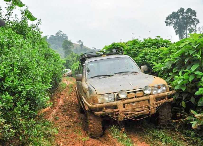 Kỹ thuật lái xe xuống dốc có bùn trơn trượt