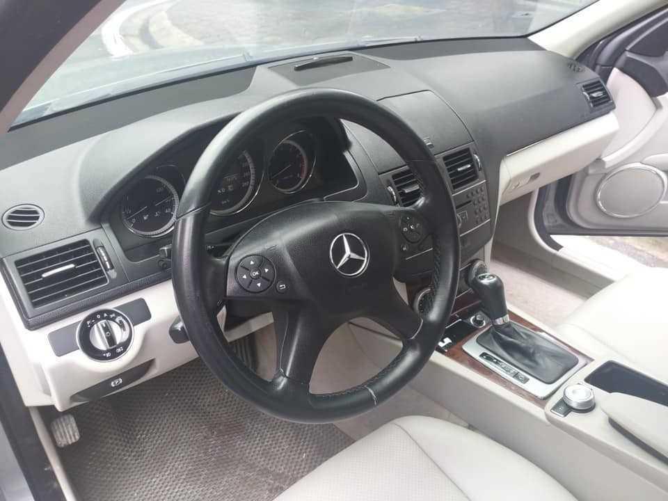 nội thất Mercedes-Benz C 250