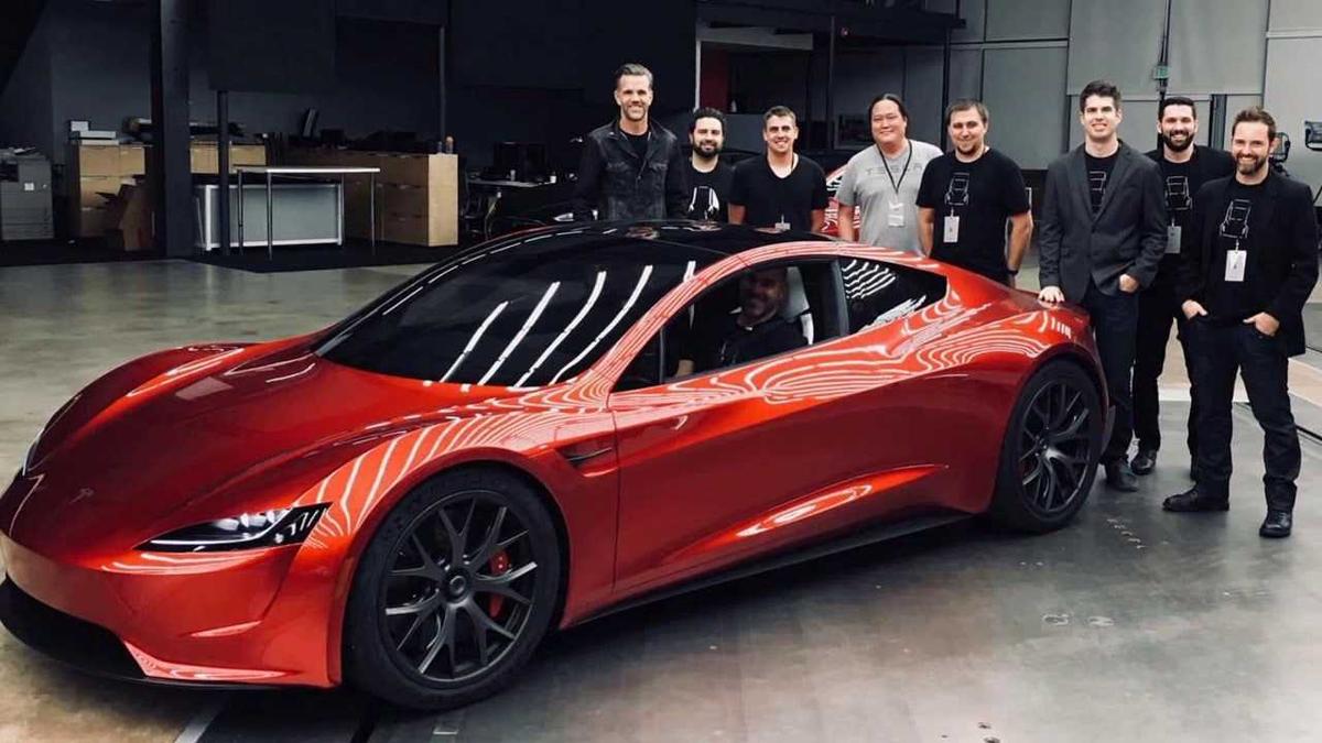 Tesla có nhiều ưu tiên khác thay vì mở bán Roadster theo kế hoạch ban đầu