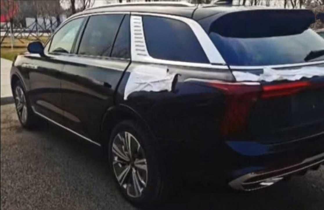Kích thước Hongqi E115 thuộc hàng SUV cỡ lớn thực thụ.