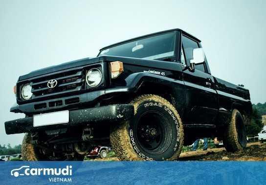 Xế độ Toyota Land Cruiser đời 1984 biến hóa không ngờ tại Hà Nội