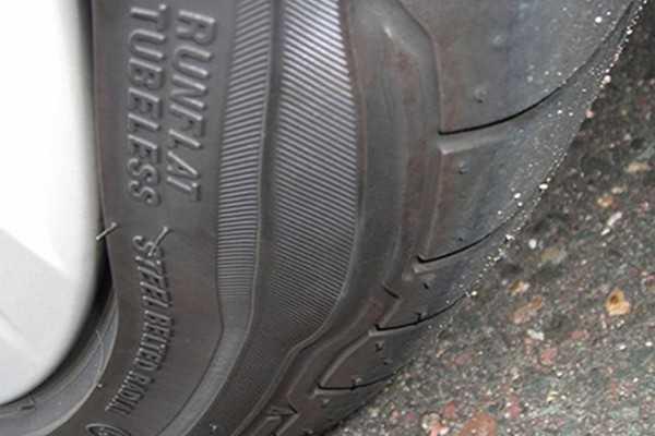 Lốp bị phình hay nổ khi tiếp xúc quá lâu với mặt đường nhiệt độ cao