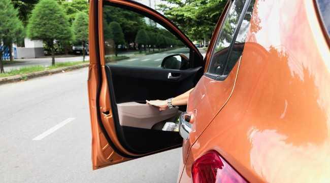 Đóng cửa xe không chặt sẽ tạo điều kiện cho lũ chuột lên xe