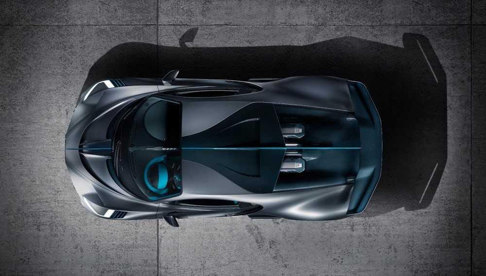 Có thể gắn thêm gia huy, quốc huy, logo riêng