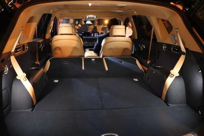 GV80 gây chú ý bởi nội, ngoại thất tiện nghi và sang trọng.