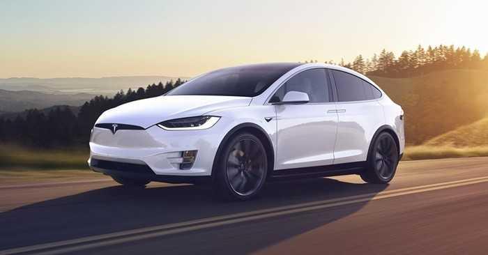Vốn dĩ trước đây, Elon Musk, ông chủ của Tesla, từng nói rằng hãng không cần quảng cáo vì không giống phần lớn các hãng xe khác, nhu cầu đối với xe Tesla vượt quá khả năng sản xuất
