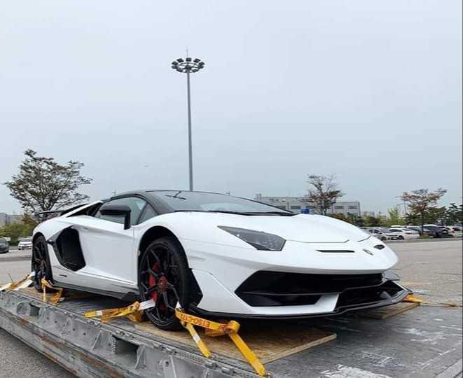 Lamborghini Aventador SVJ