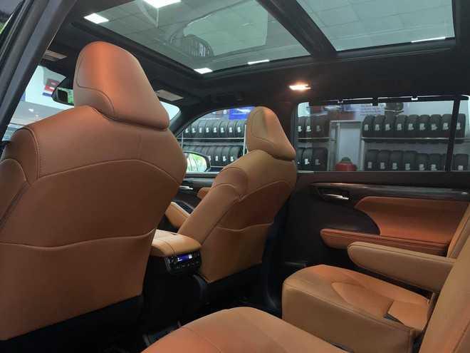 Hàng ghế của Highlander bản Hybrid Platinum 2020 