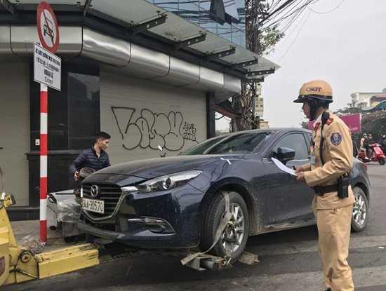 Thời gian tạm giữ tang vật, phương tiện vi phạm hành chính, giấy phép, chứng chỉ hành nghề là 07 ngày.