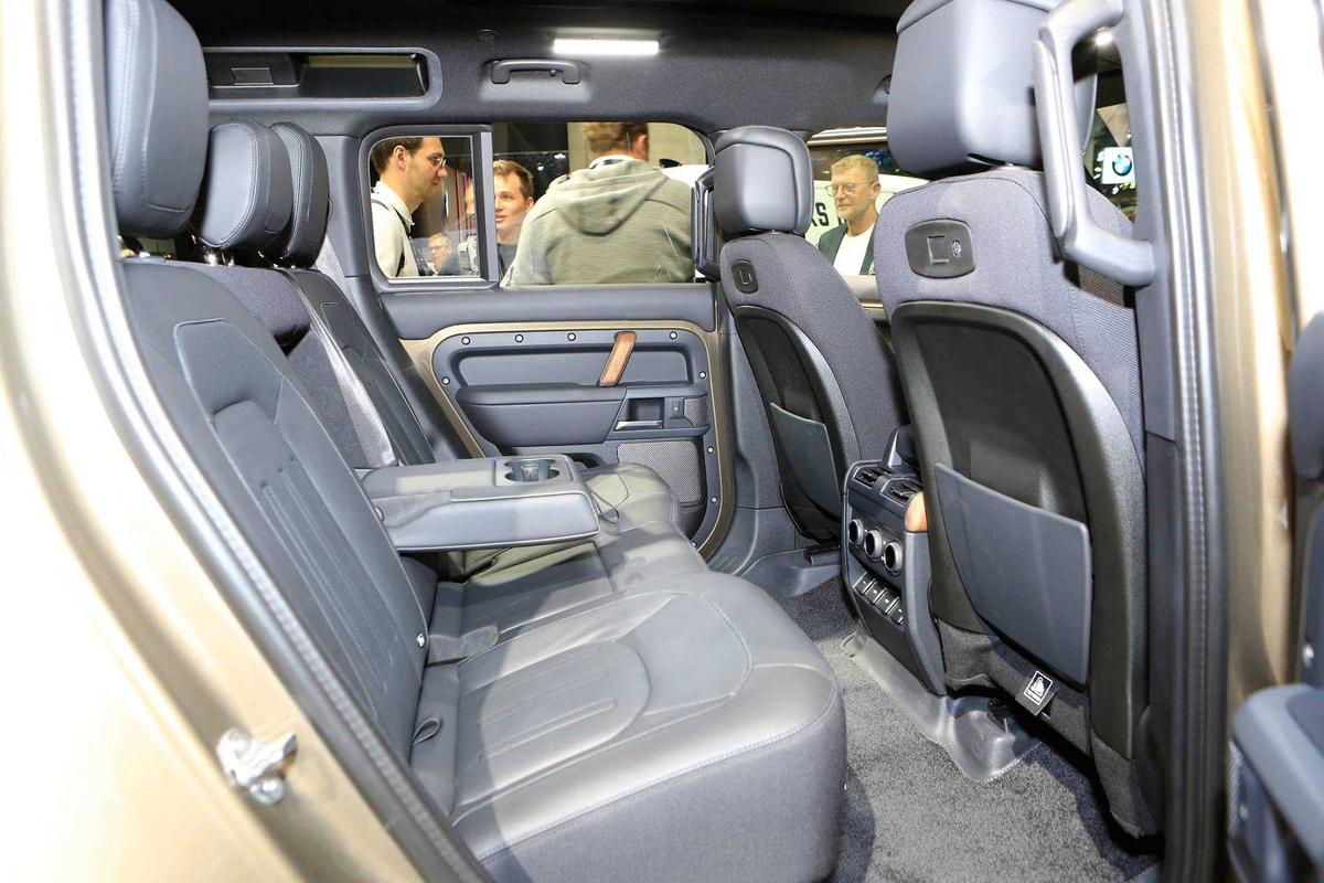 Nội thất của Land Rover Defender 2020
