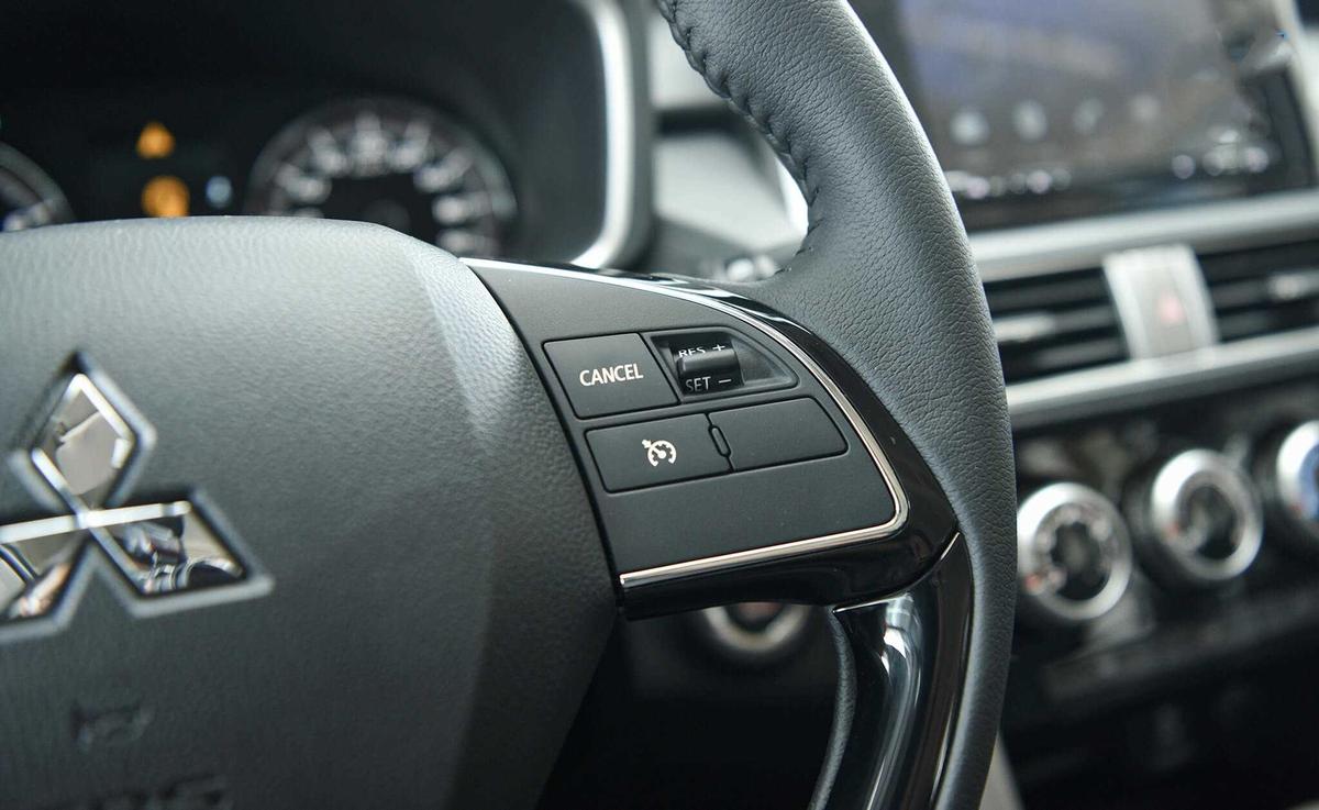 Nội thất Mitsubishi Xpander AT 2020