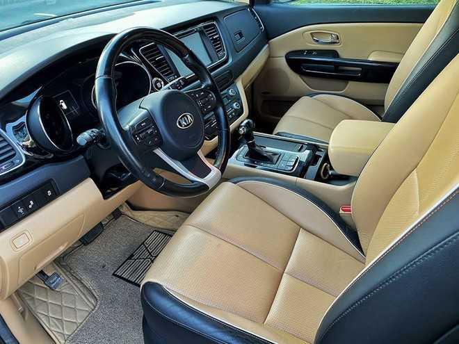 Nội thất Kia Sedona 2015 đã qua sử dụng