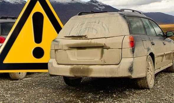 Xe quá bẩn khiến che lấp biển số xe 