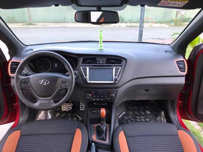 Nội thất Hyundai i20 Active cũ