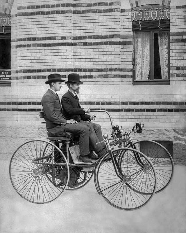 Chiếc xe 4 bánh đầu tiên trên thế giới