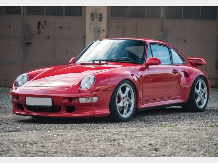 Với 60 năm tồn tại và phát triển, logo của Porsche được thành lập và rất ít thay đổi kể từ ngày nó được thiết kế ban đầu