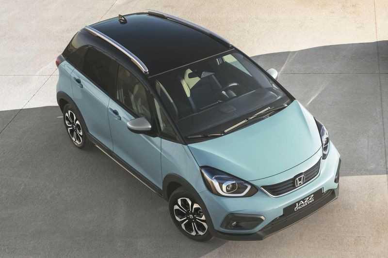 Honda Crosstar là mẫu xe đầu tiên của Honda đại diện cho phân khúc hatchback lai SUV.