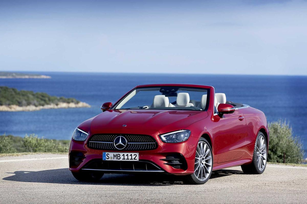Những điểm thay đổi của E-Class Coupe và Cabriolet 2021 chủ yếu tập trung ở phần đầu xe.
