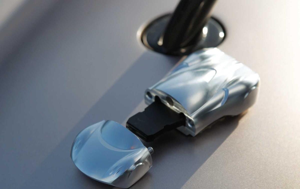 chìa khoá xe Pagani