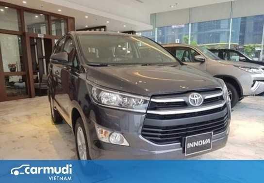 Thị trường ô tô tháng 6: Sức mua tăng, xe nhập bán "bia kèm lạc"