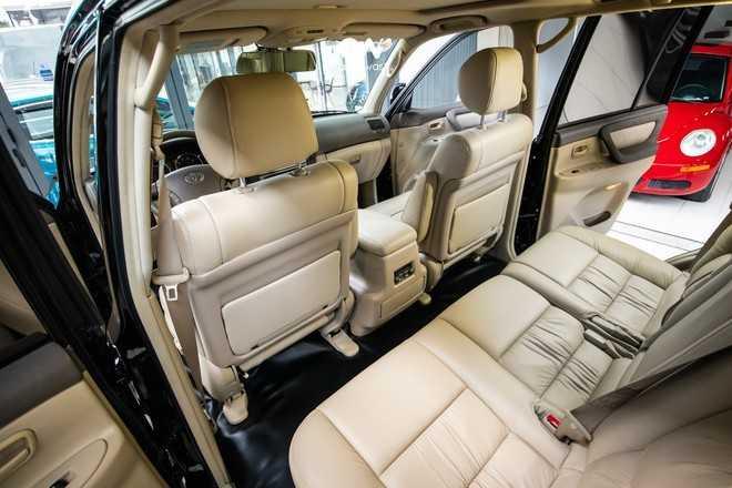 Nội thất Toyota Land Cruiser 2002