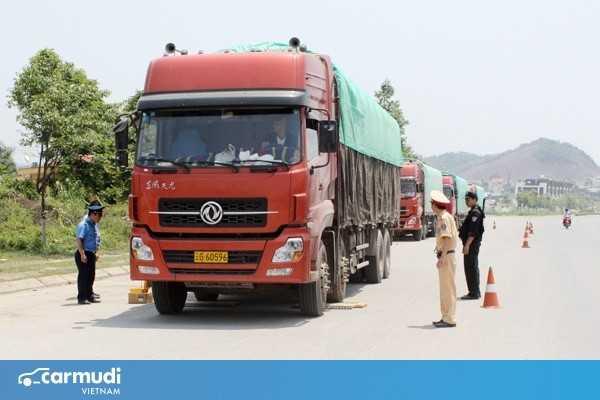Mức xử phạt khá nặng đối với các xe chở hàng quá khổ