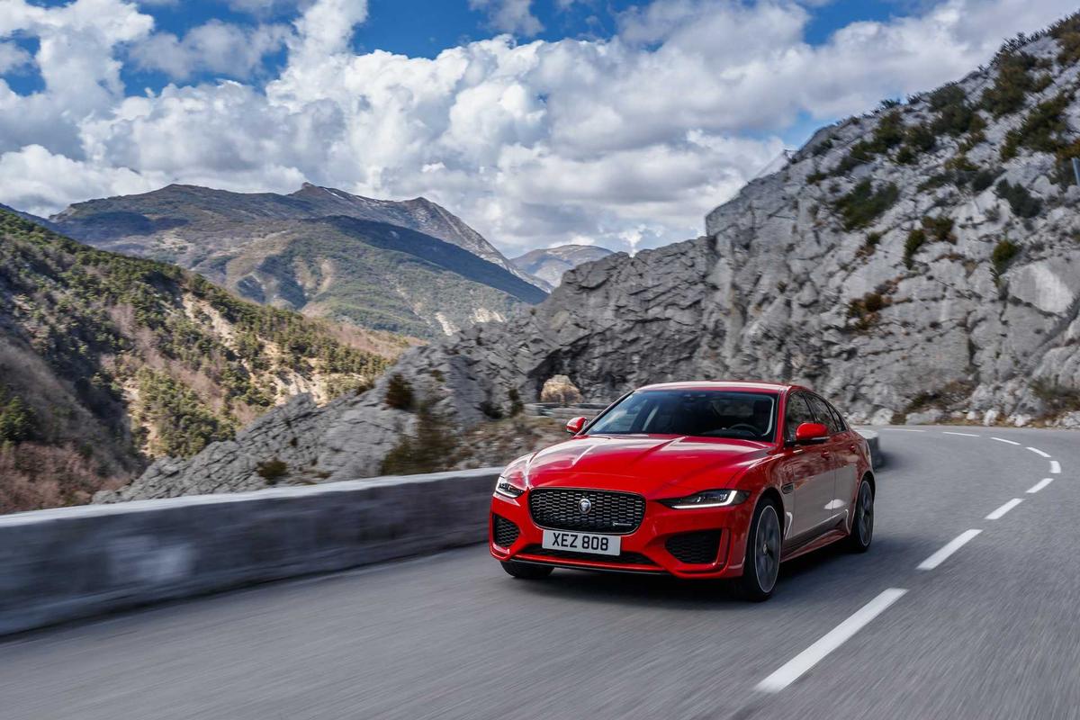 Jaguar XE 2020