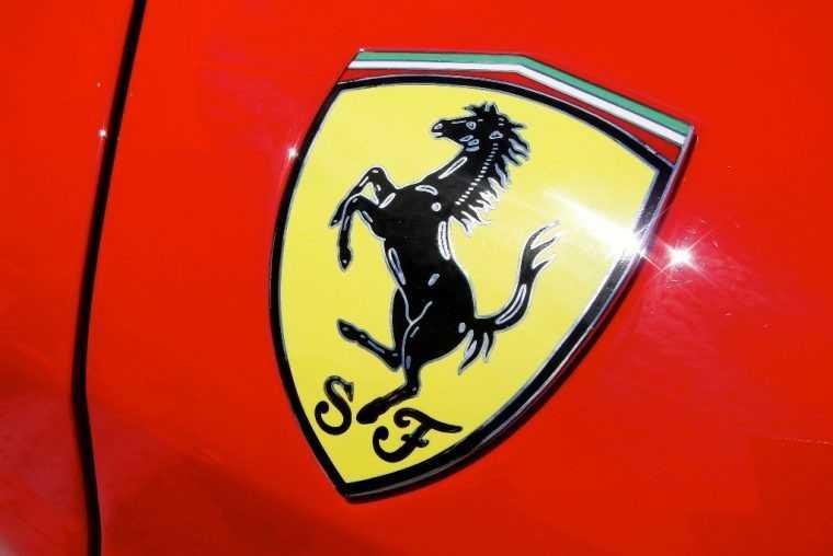 Logo xe ô tô Ferrari khởi nguồn từ 1 chiến tích chiến tranh.