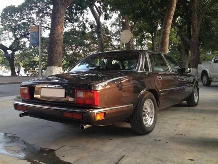 Jaguar XJ6 siêu hiếm tại Việt Nam