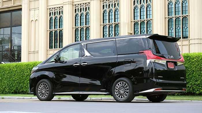 Lexus LM300h ra mắt tại Thái Lan