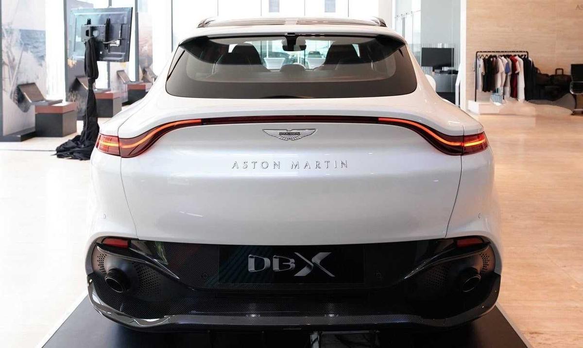 Aston Martin DBX