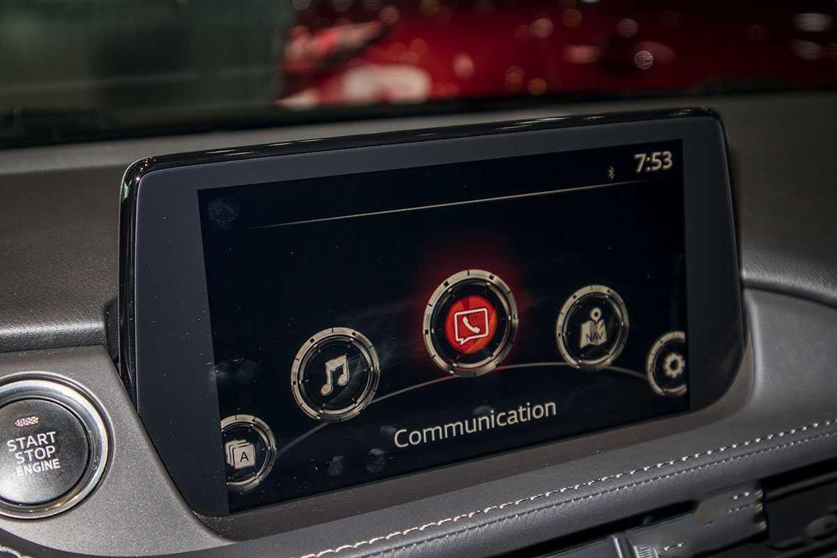 màn hình xe mazda 6 2020