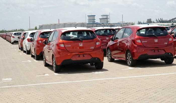 Cuộc cạnh tranh khốc liệt giữa xe nhập và xe “nội”