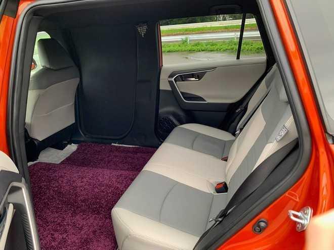 Toyota RAV4 kiểu Limousine