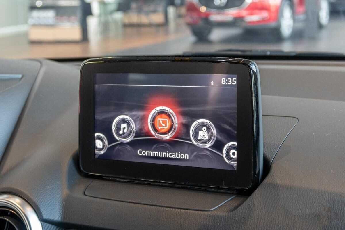 Tiện nghi Mazda 2 2020